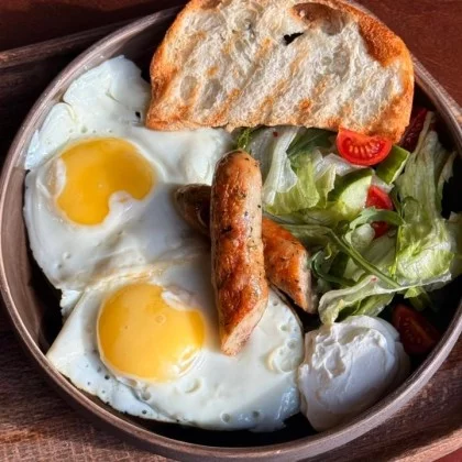 Завтрак с колбасками