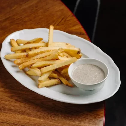 Картофель фри с трюфельным соусом by Bruxelles Pub