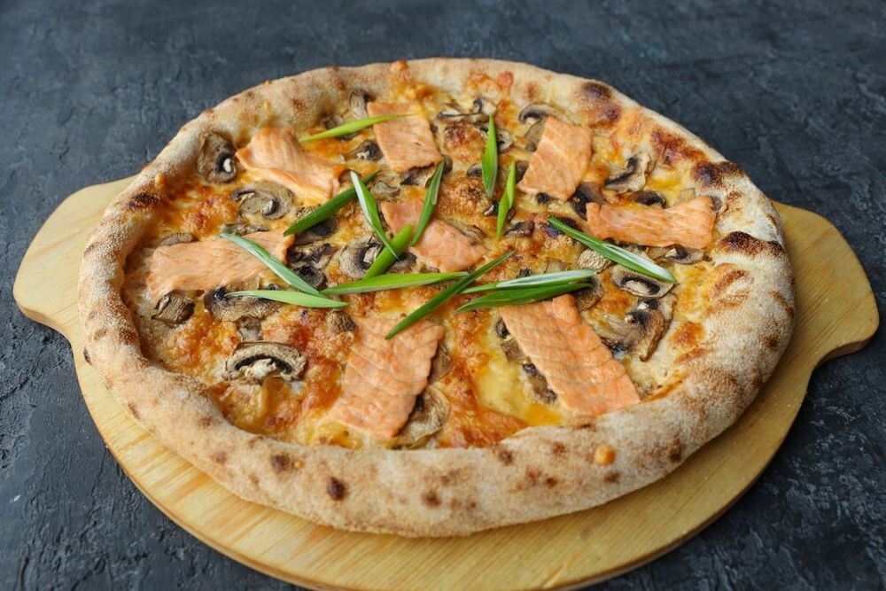 С лососем и грибами МИНИ пицца