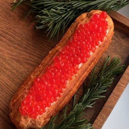 Эклер с икрой