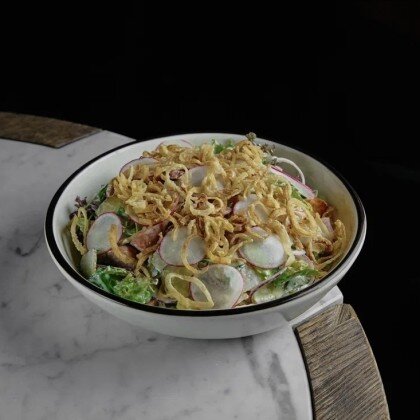 Салат с баварскими колбасками 1 кг