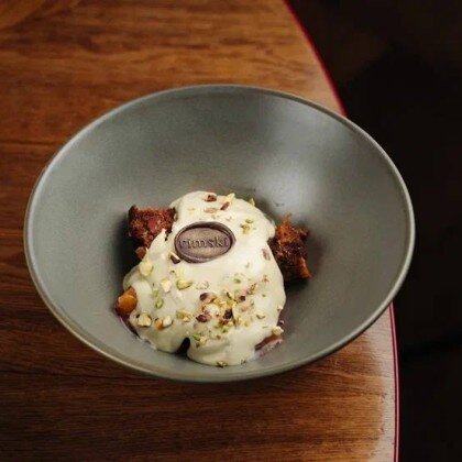 Финиковый брауни с фисташковым кремом