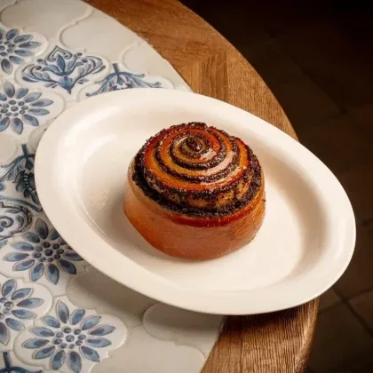 Булочка маковая