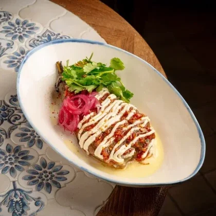 Запеченый баклажан, тахини, томаты