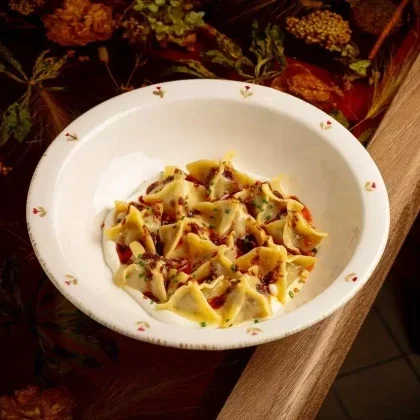 Пельмени с говядиной, йогурт