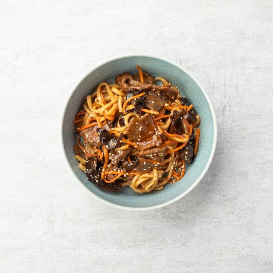 Лапша с говядиной в устричном соусе