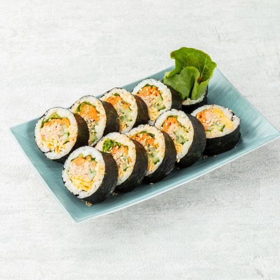 Кимпаб с тунцом и омлетом