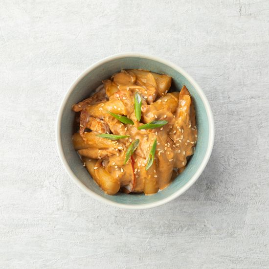 Ток поки с колбасками в сливочном соусе