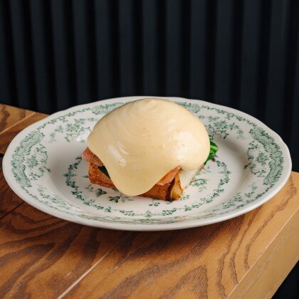 Яйцо "Бенедикт" с лососем