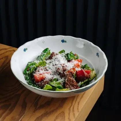 Теплый салат с куриной печенью