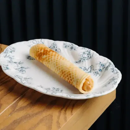 Вафельная трубочка со сгущенкой