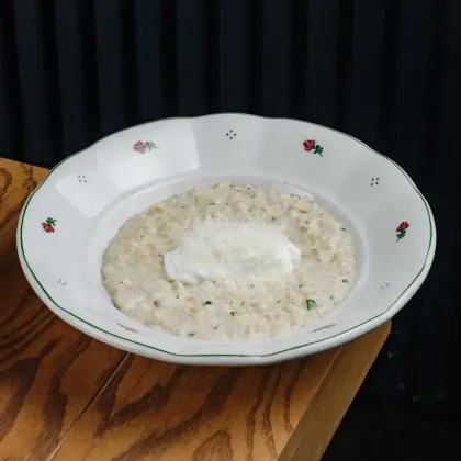 Каша 5 злаков с пармезаном и яйцом пашот