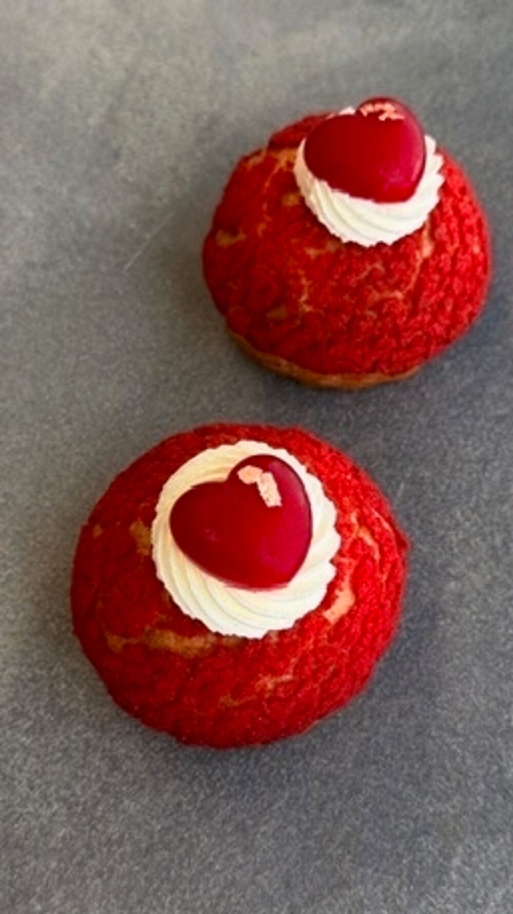 Профитроли (с малиной)