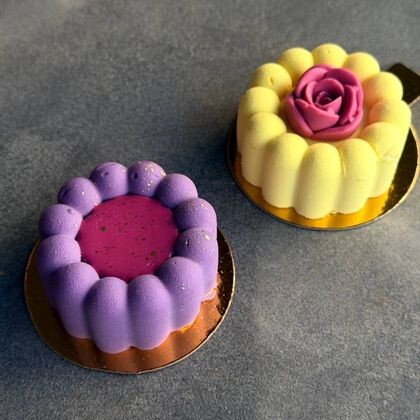 Муссовая ромашка (красный бархат/вишня)