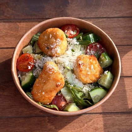 Салат с куриными стрипсами