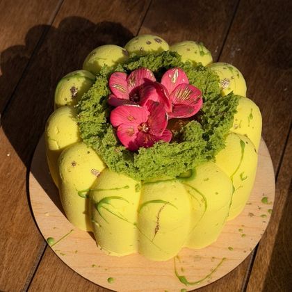 Пасхальный бенто Ромашка (медовик)