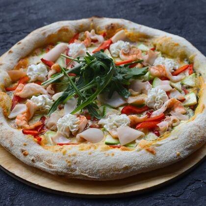 С кальмаром и креветкой пицца