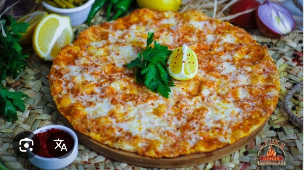 Лахмаджун с сыром