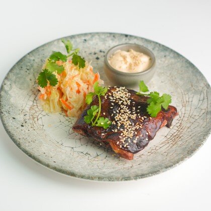 Ребрышки BBQ с коул слоу