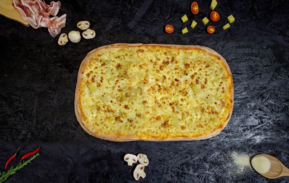 Курица с ананасами полметра