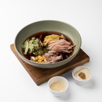 Окрошка на квасе с ветчиной