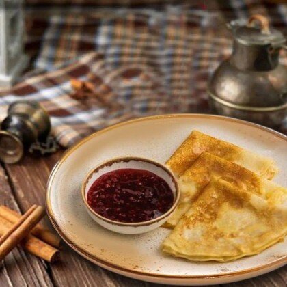 Блины с клубничным вареньем 3 шт