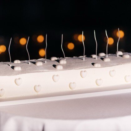 Торт прямоугольный велюр с сердцами