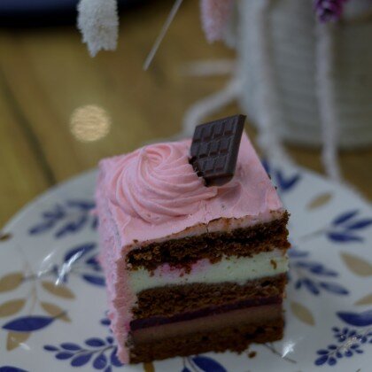 Торт шоколад-малина