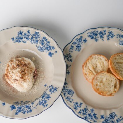 Тартар из говядины с муссом пармезан и трюфелем