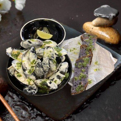 Мидии в сливочно - чесночном соусе