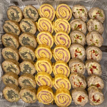 Ассорти закусочных рулетов