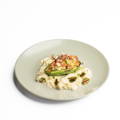 Скрэмбл с жаренным авокадо