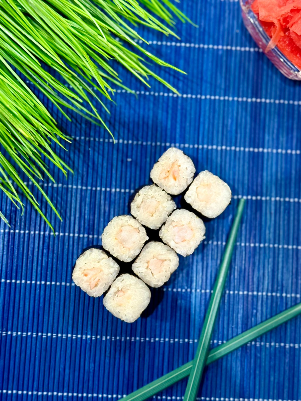 Ролл с креветкой