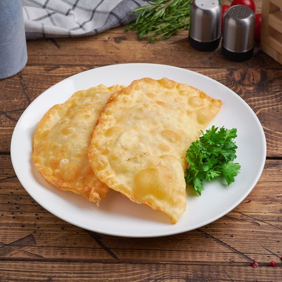 Чебуреки с телятиной и домашней аджикой