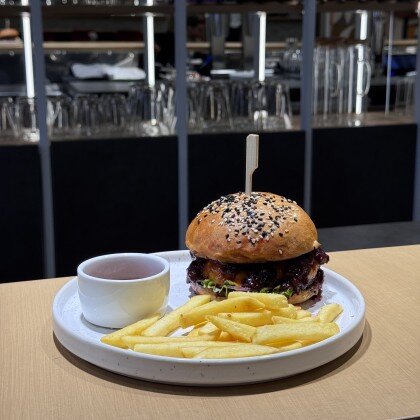 Смолянин с вишенкой