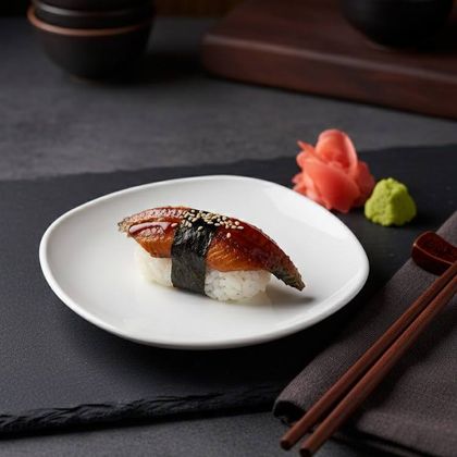 Суши с угрём