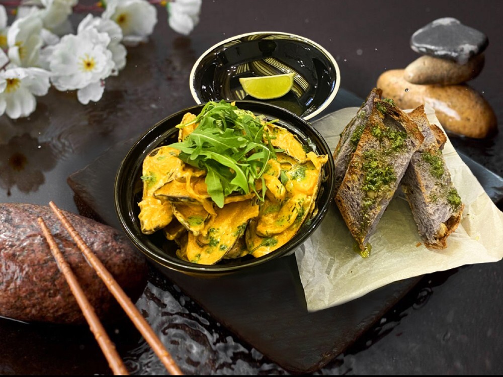 Мидии в соусе том ям