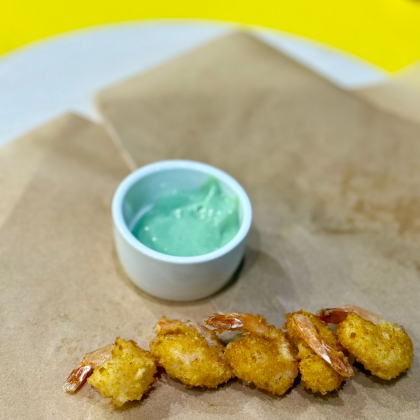 Креветки темпура с соусом Васаби