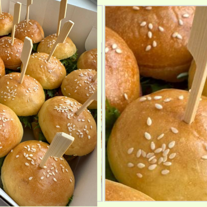 Бокс "Мини бургеры"
16 шт

Состав:
Домашняя булочка
Куриная котлетка
Огурец
Помидоры
Соус
Сыр
Лист салата

ВНИМАНИЕ!
Гастробоксы доступны к оформлению только предзаказом за 2-3 дня, предоплата 50%.
Срочные заказы обсуждаются индивидуально