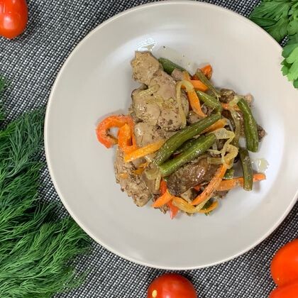 Печень запеченая с овощами