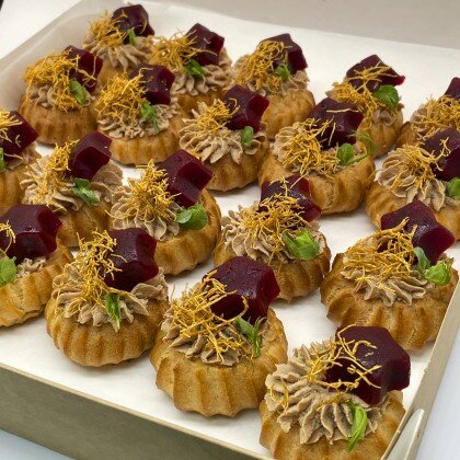 Профитроли с паштетом. Бокс 20 шт