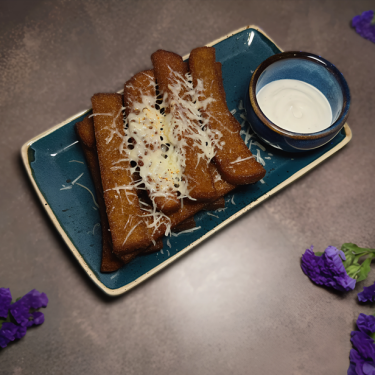 Гренки с чесноком и сыром