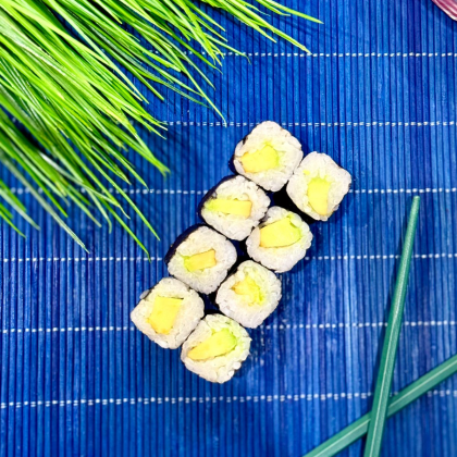 Ролл с авокадо