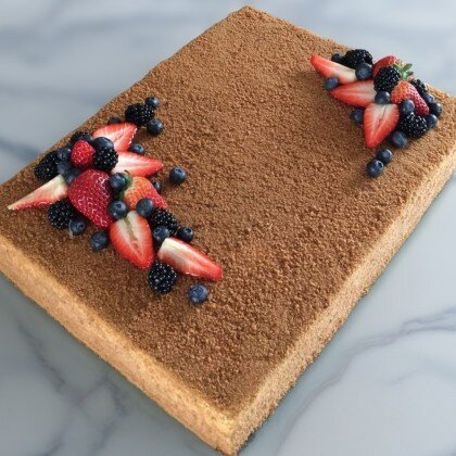 Медовик с ягодами