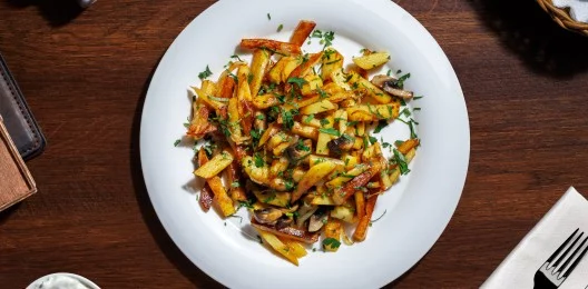 КАРТОФЕЛЬ ЖАРЕНЫЙ С ЛУКОМ И ГРИБАМИ