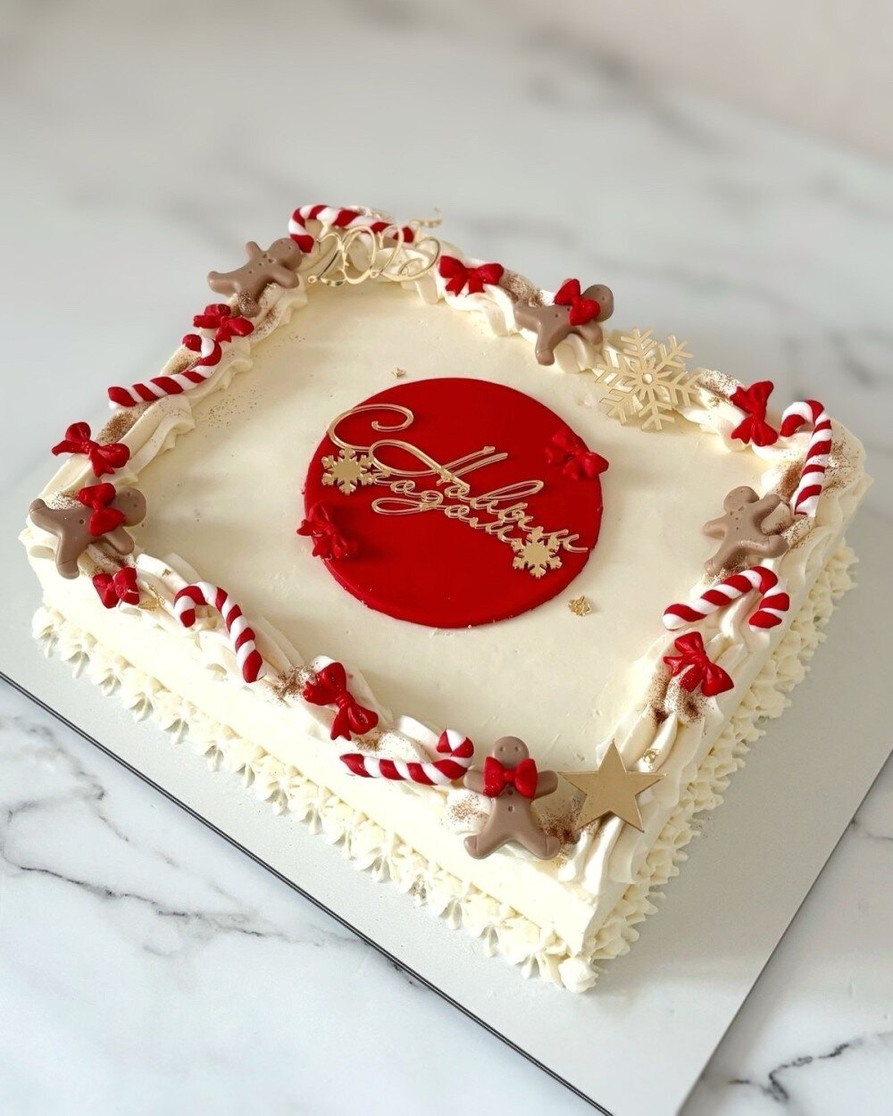 Торт новогодний с топпером