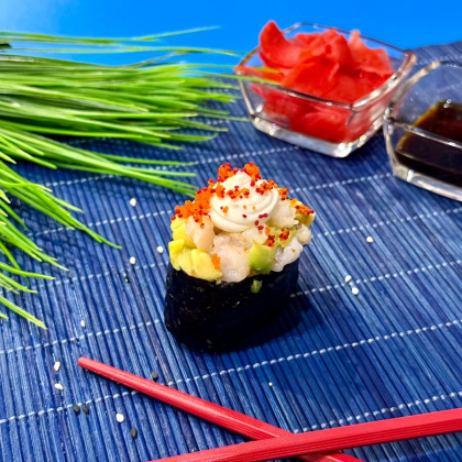 Гункан сливочный с креветкой