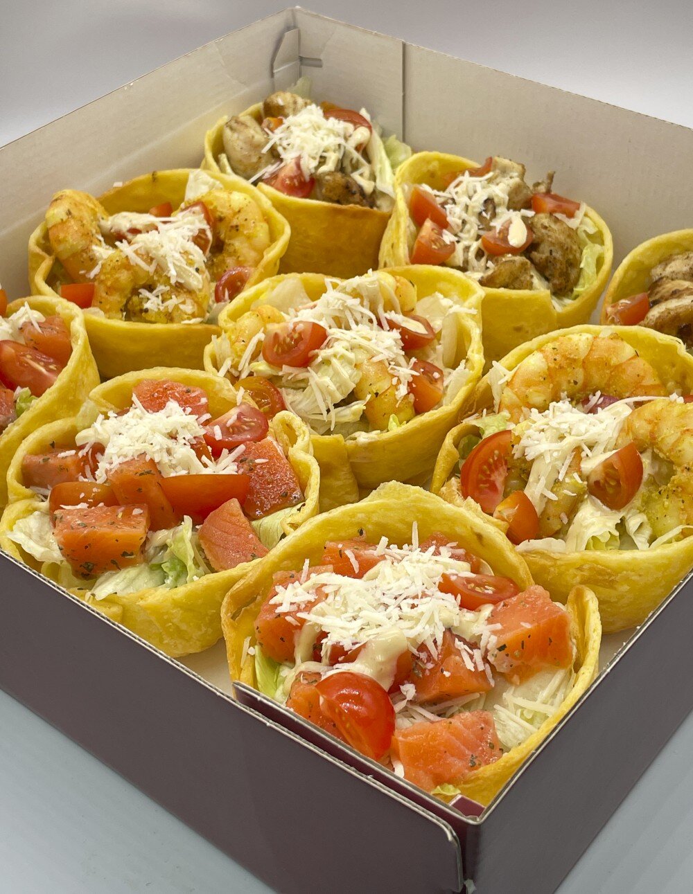 Цезарь 3 вкуса в съедобных корзинках
