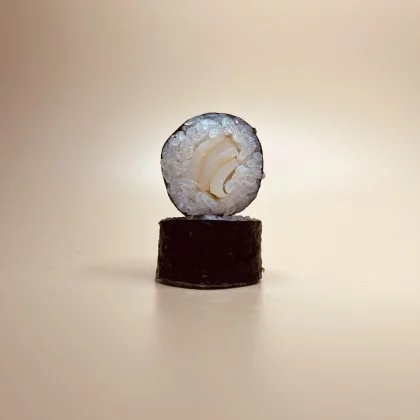 Маки с кальмаром